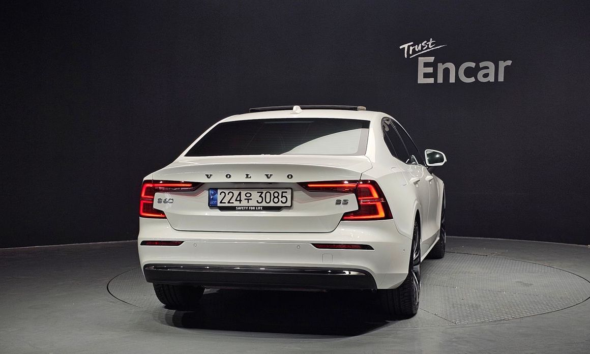 Volvo S60 2024