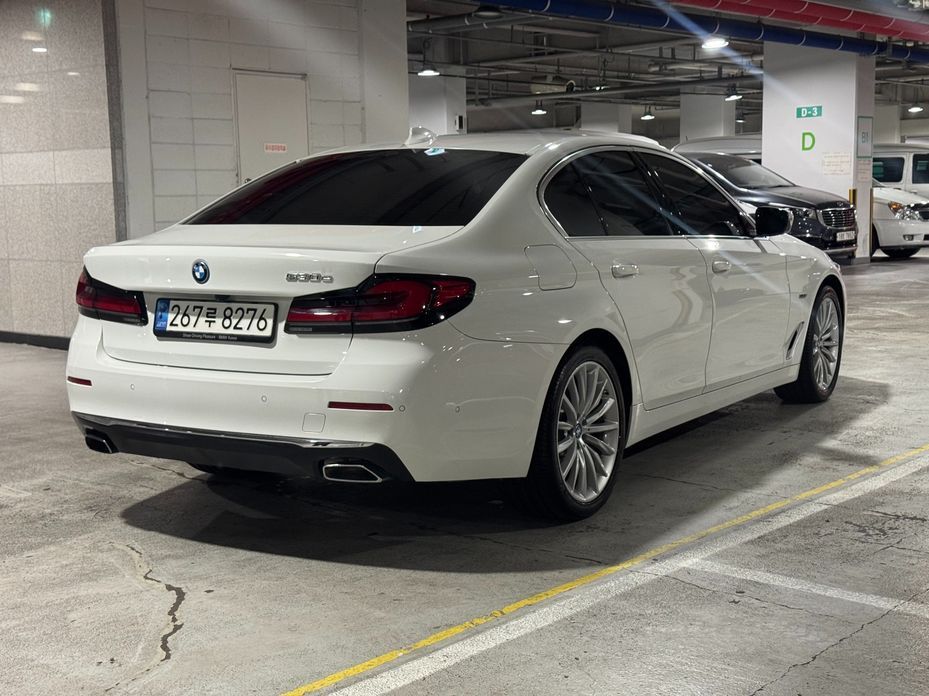 BMW 5-Series 2023