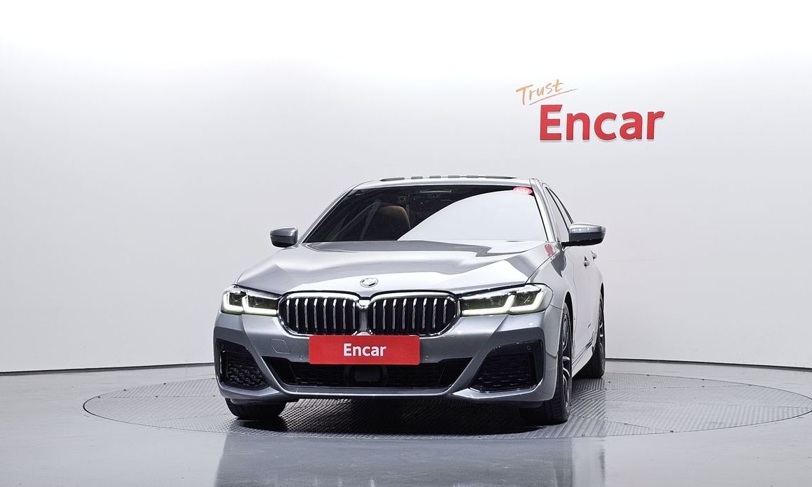 BMW 5-Series 2023