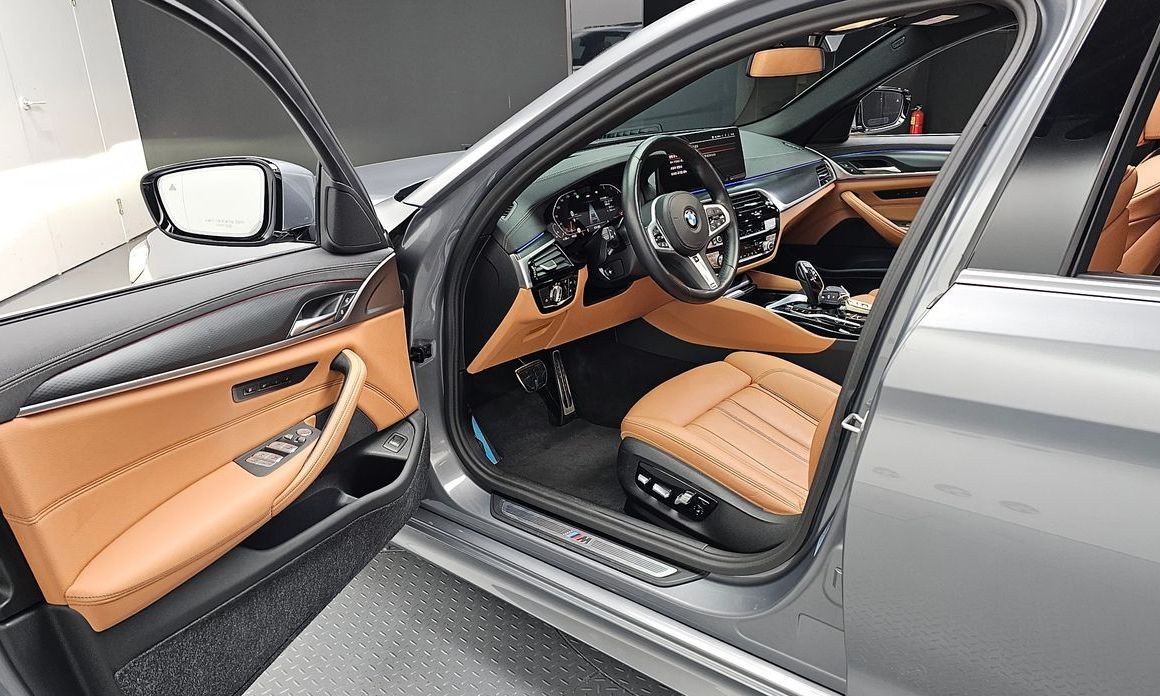 BMW 5-Series 2023