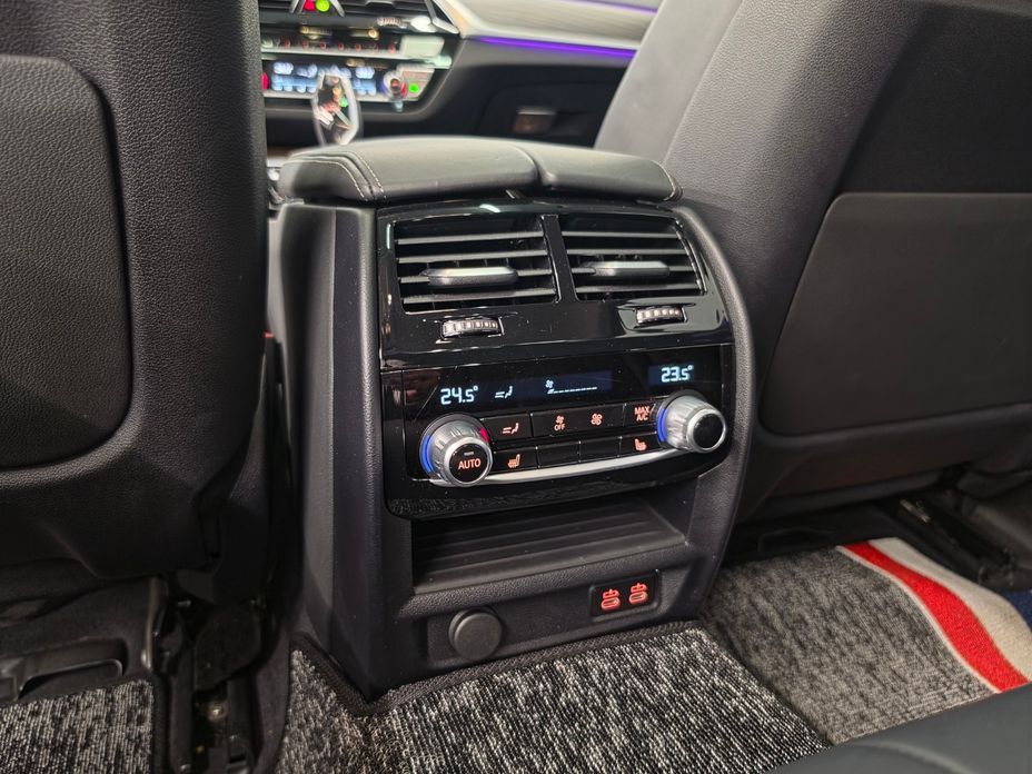 BMW 5-Series 2023