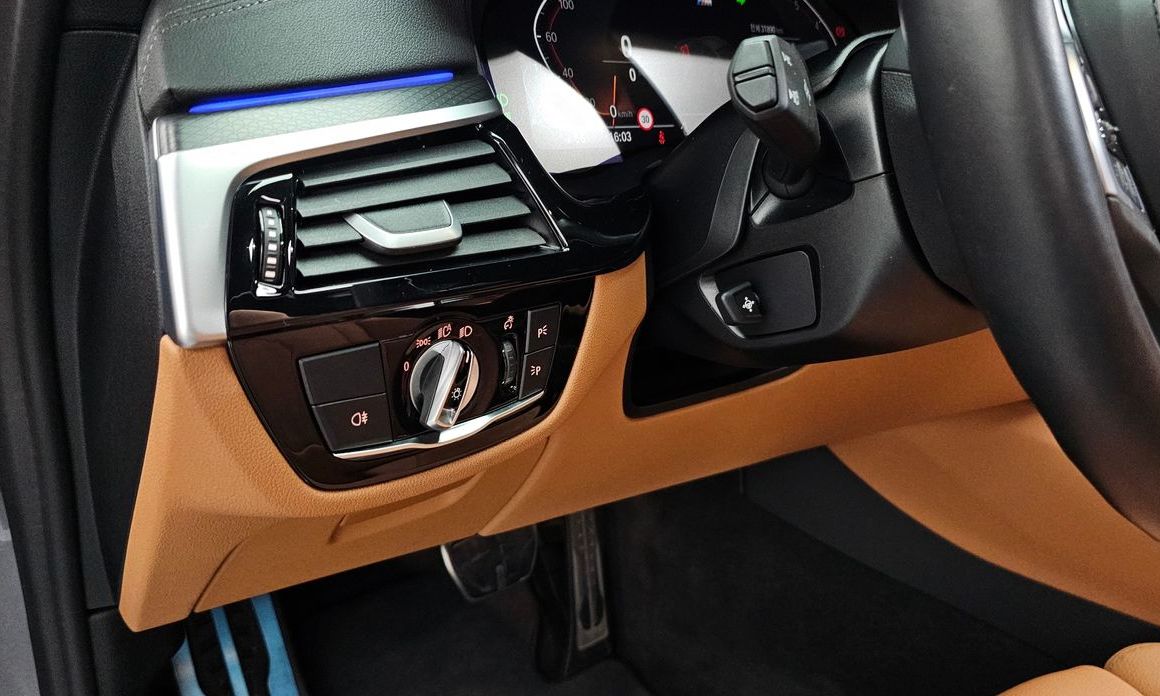 BMW 5-Series 2023