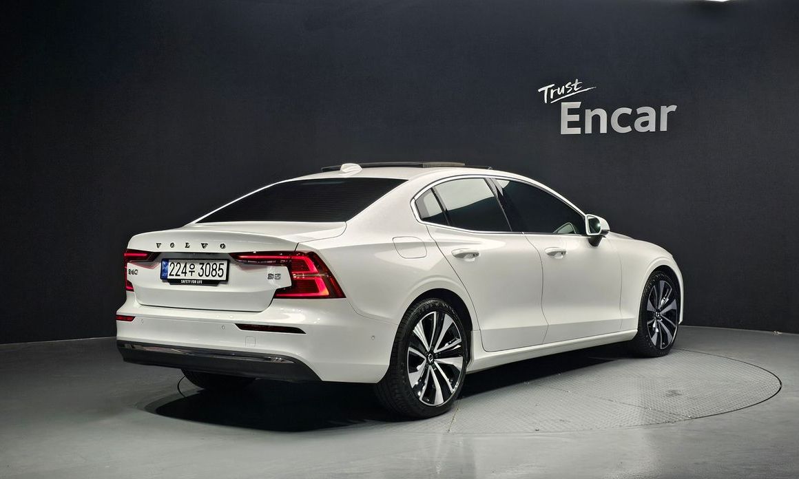 Volvo S60 2024
