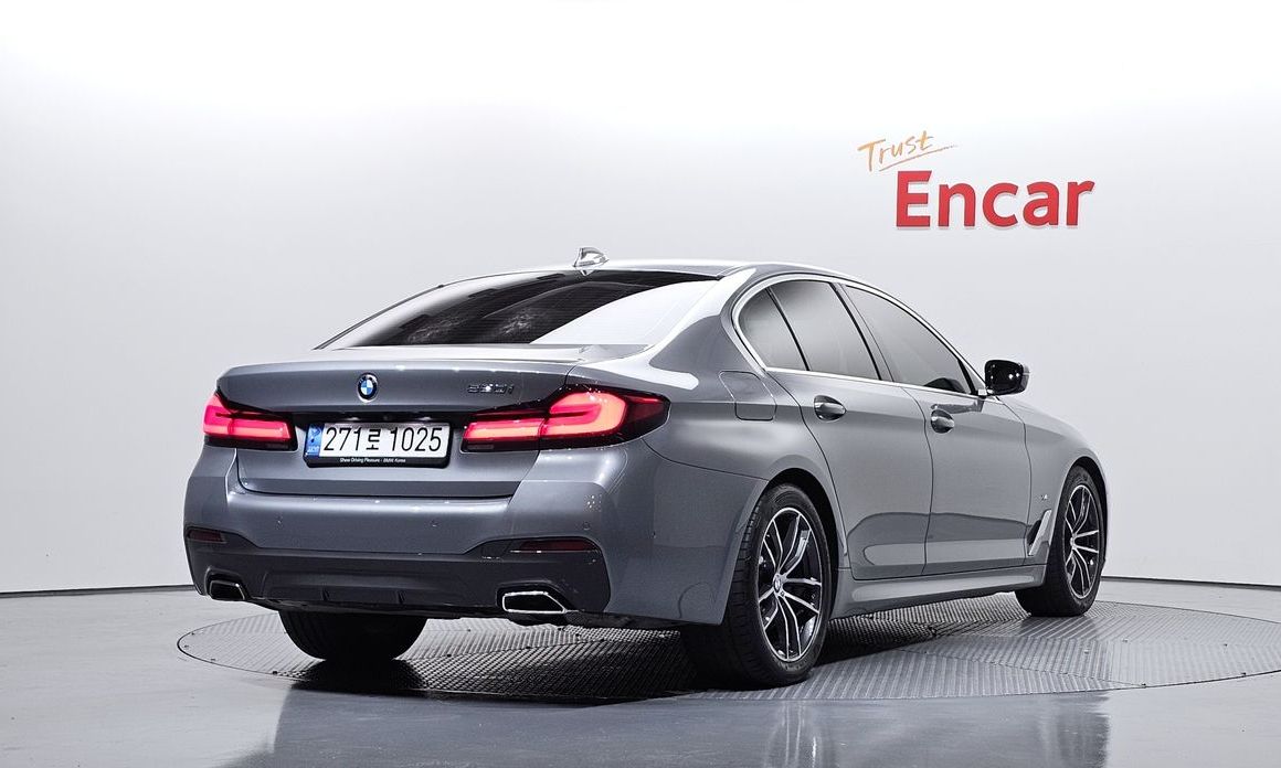 BMW 5-Series 2023