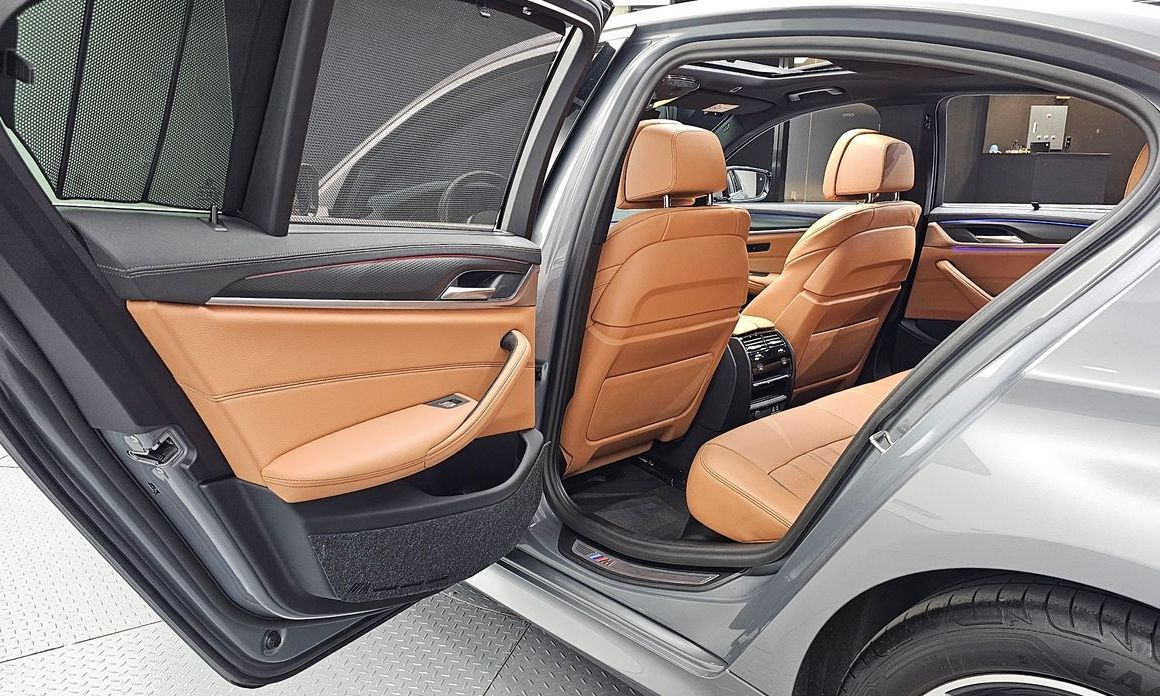 BMW 5-Series 2023