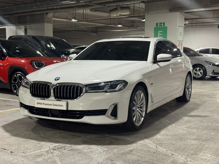 BMW 5-Series 2023