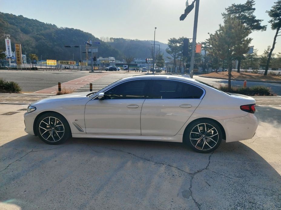 BMW 5-Series 2022