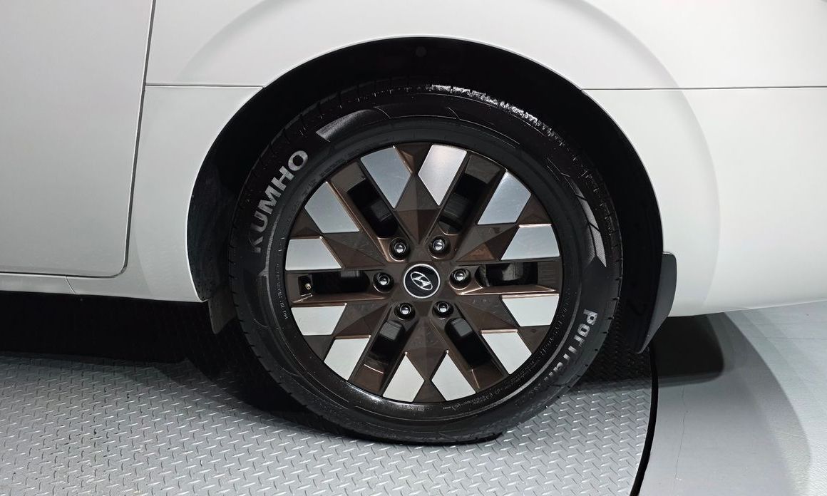 Hyundai Staria 2024