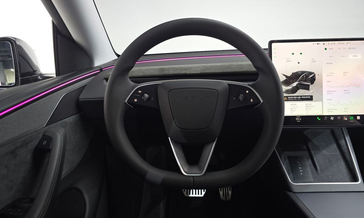 Tesla Model Y 2025