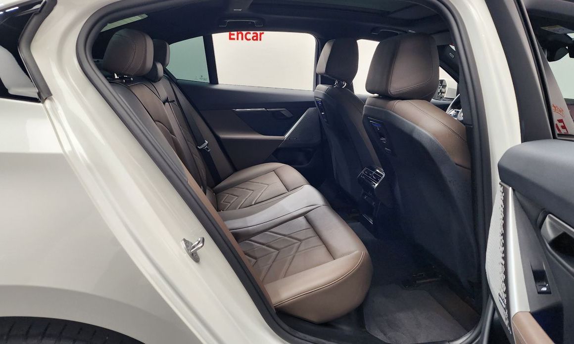 BMW 5-Series 2024