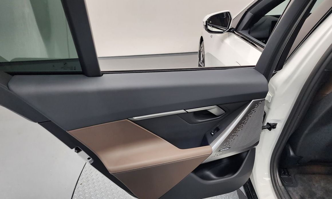 BMW 5-Series 2024