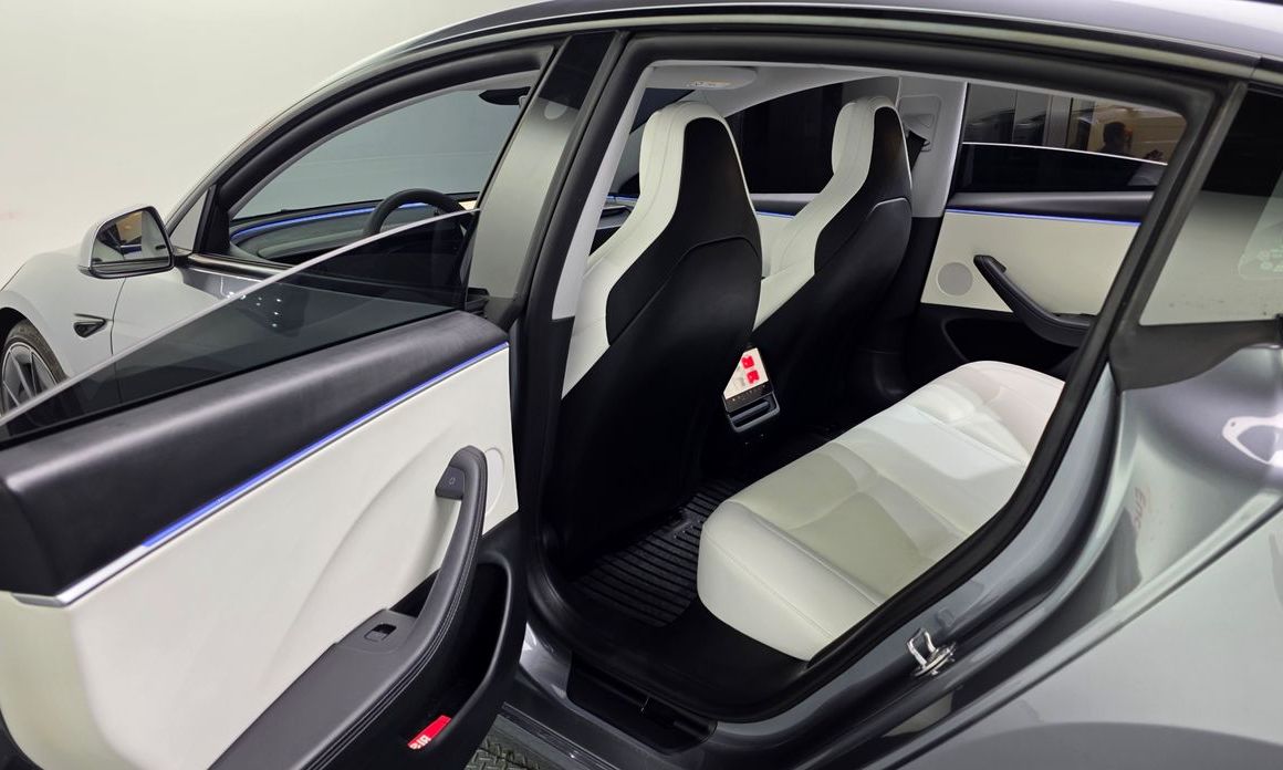 Tesla Model 3 2024