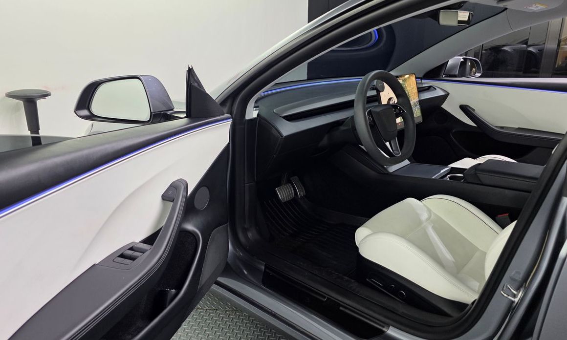 Tesla Model 3 2024