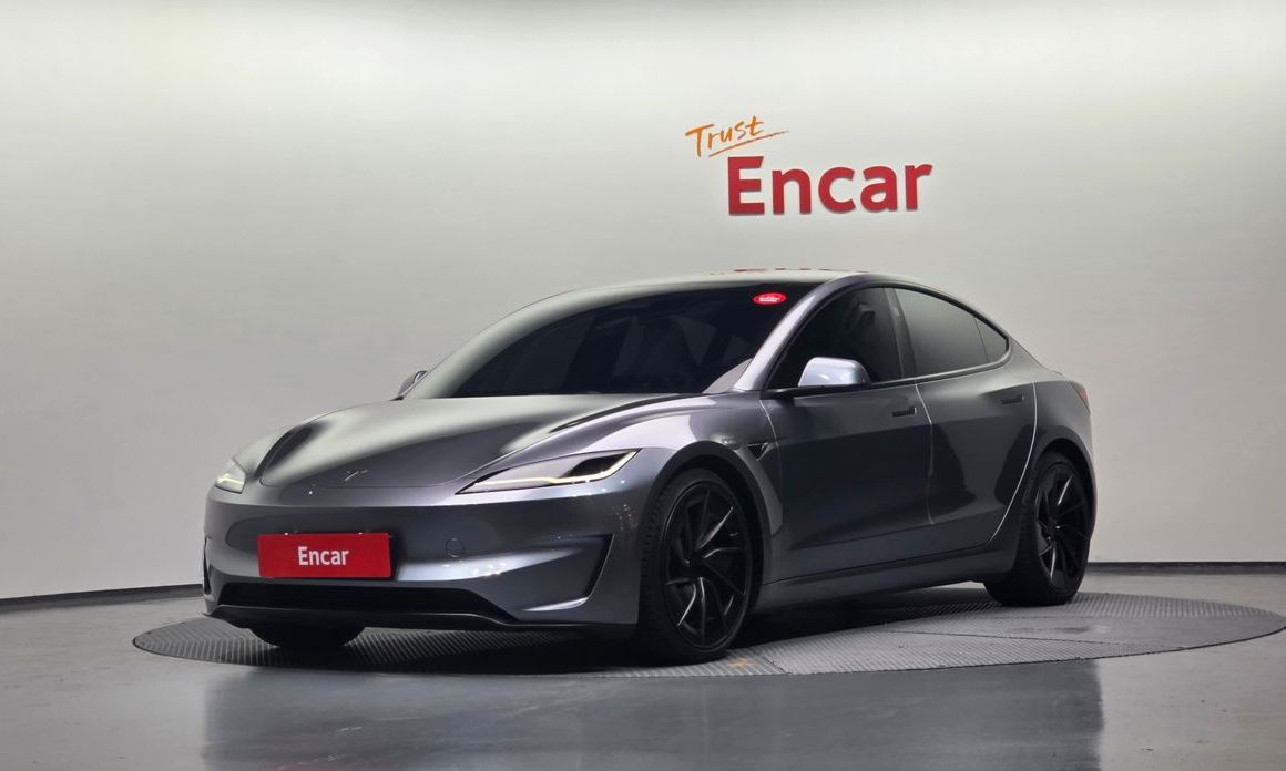 Tesla Model 3 2024