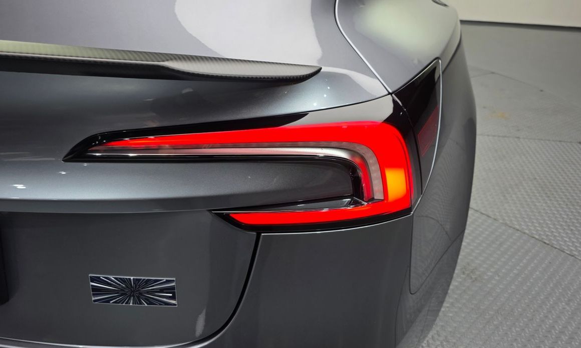 Tesla Model 3 2024