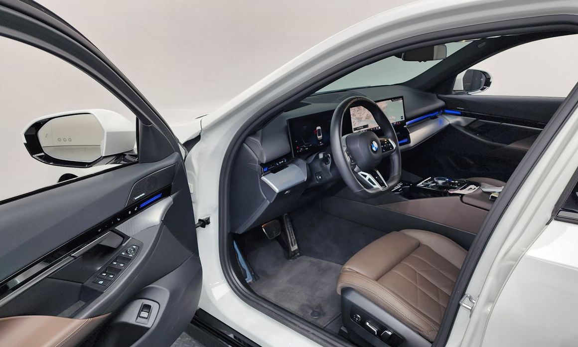 BMW 5-Series 2024