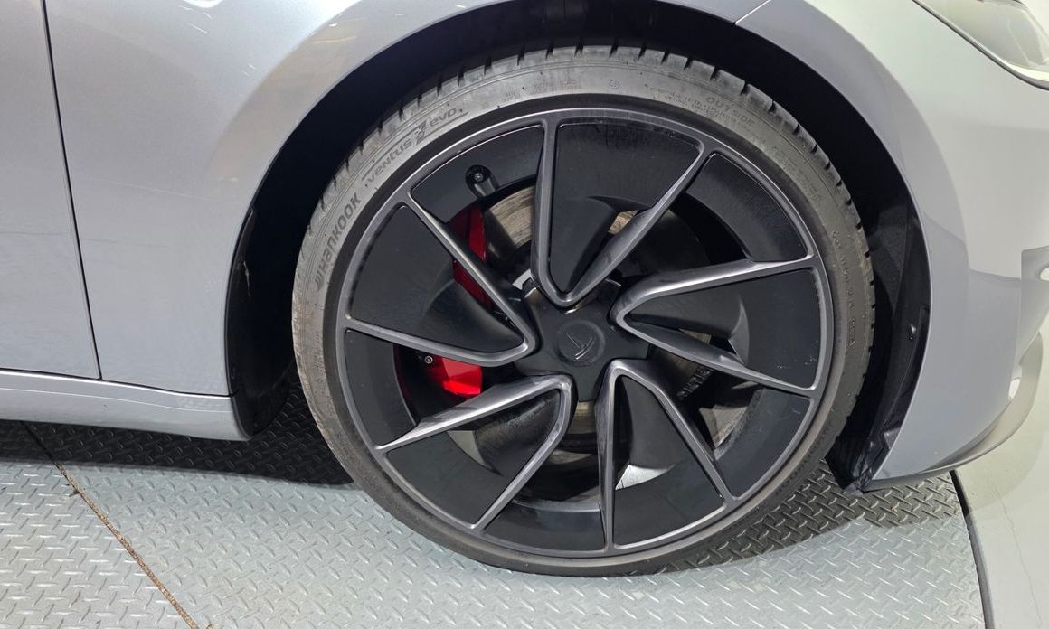 Tesla Model 3 2024