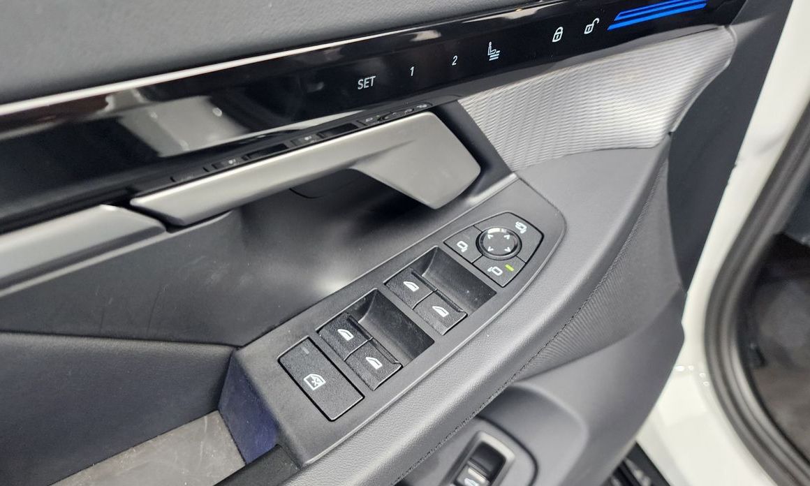 BMW 5-Series 2024