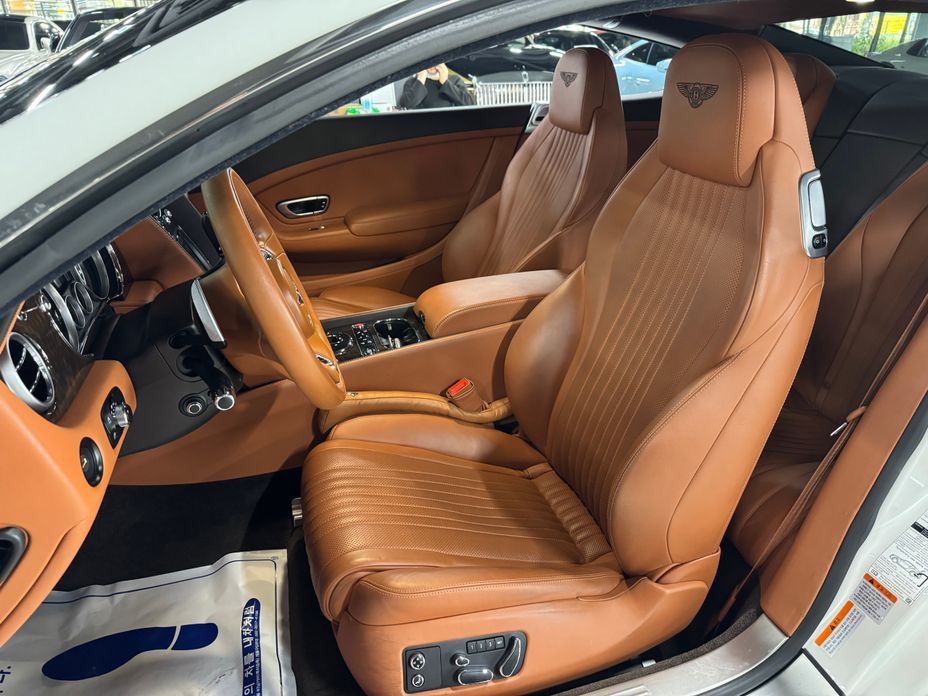 Bentley Continental 2016