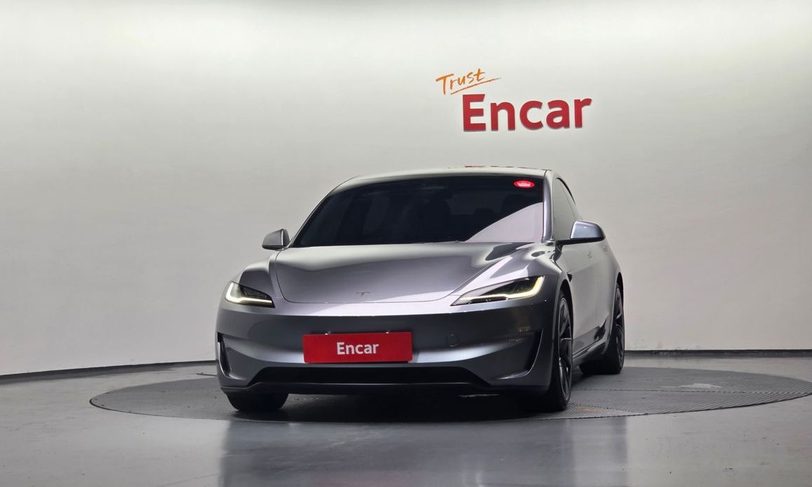 Tesla Model 3 2024
