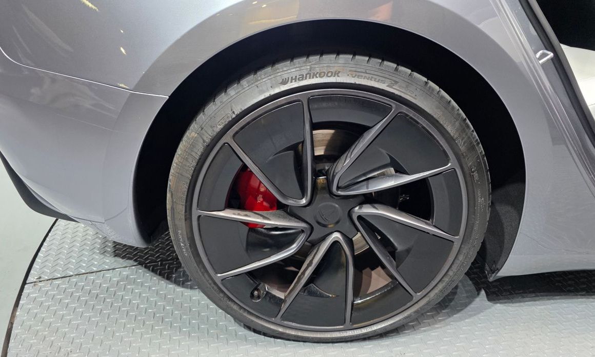 Tesla Model 3 2024