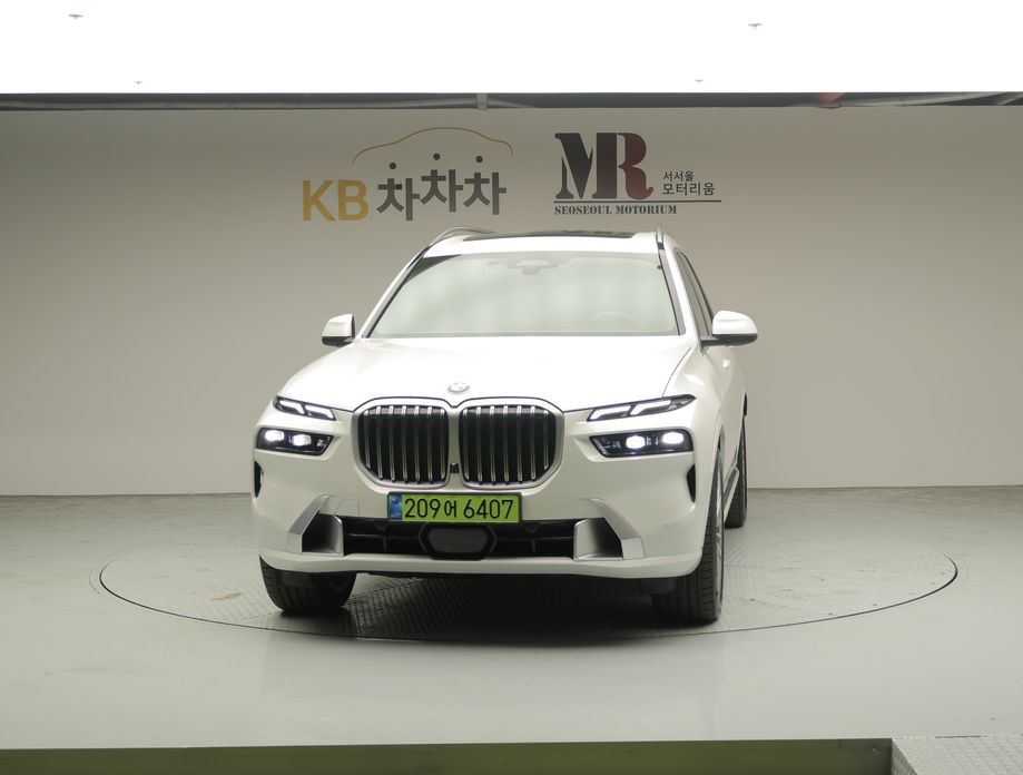 BMW X7 2025
