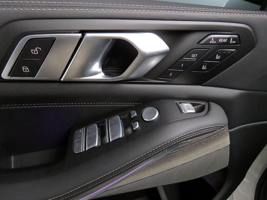 BMW X7 2025