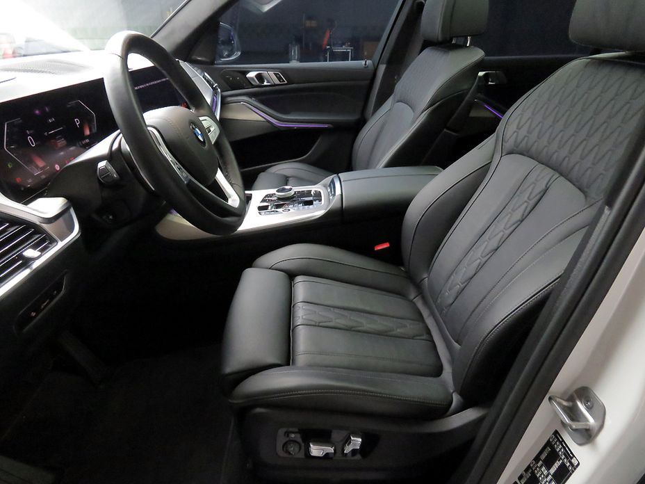 BMW X7 2025