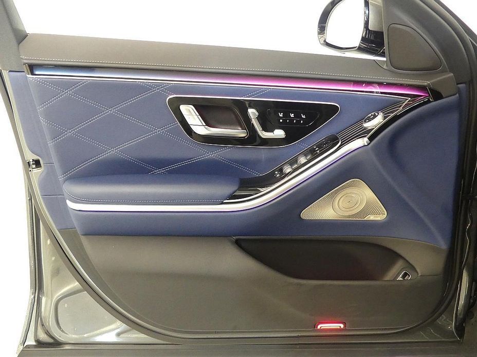 Mercedes-Benz S-Class 2024