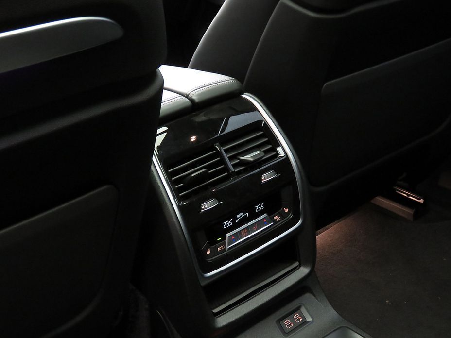 BMW X7 2025