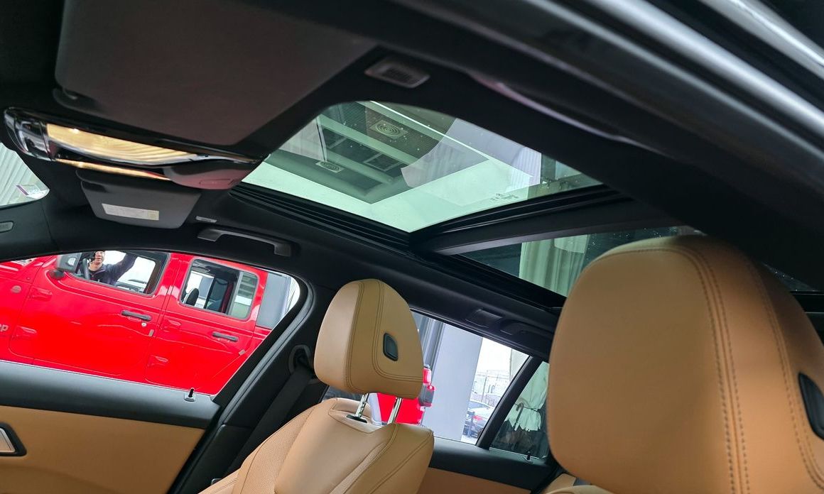 BMW 3-Series 2024