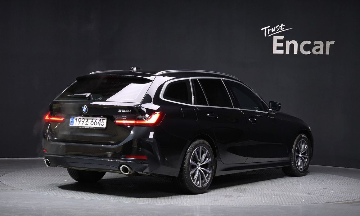 BMW 3-Series 2024