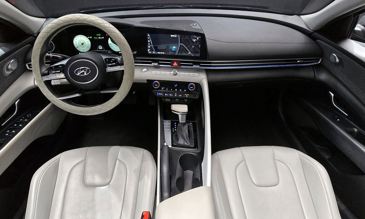Hyundai AVANTE 2021