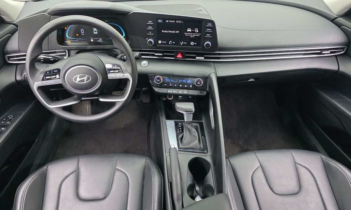 Hyundai AVANTE 2025