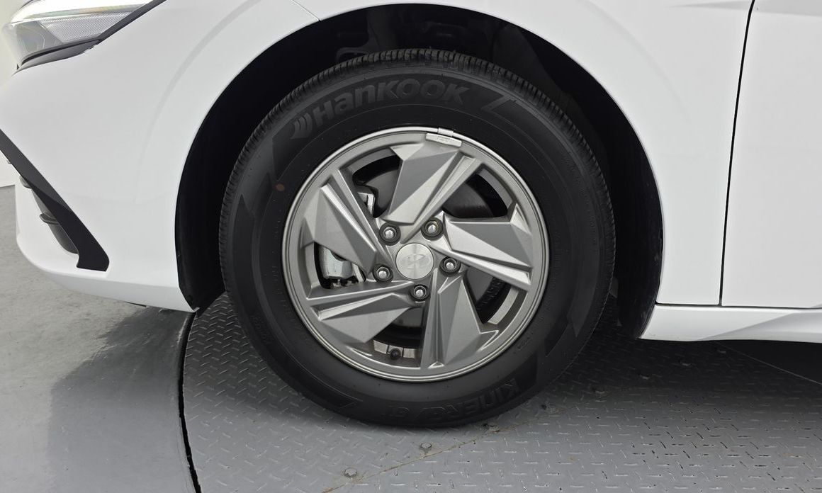 Hyundai AVANTE 2025
