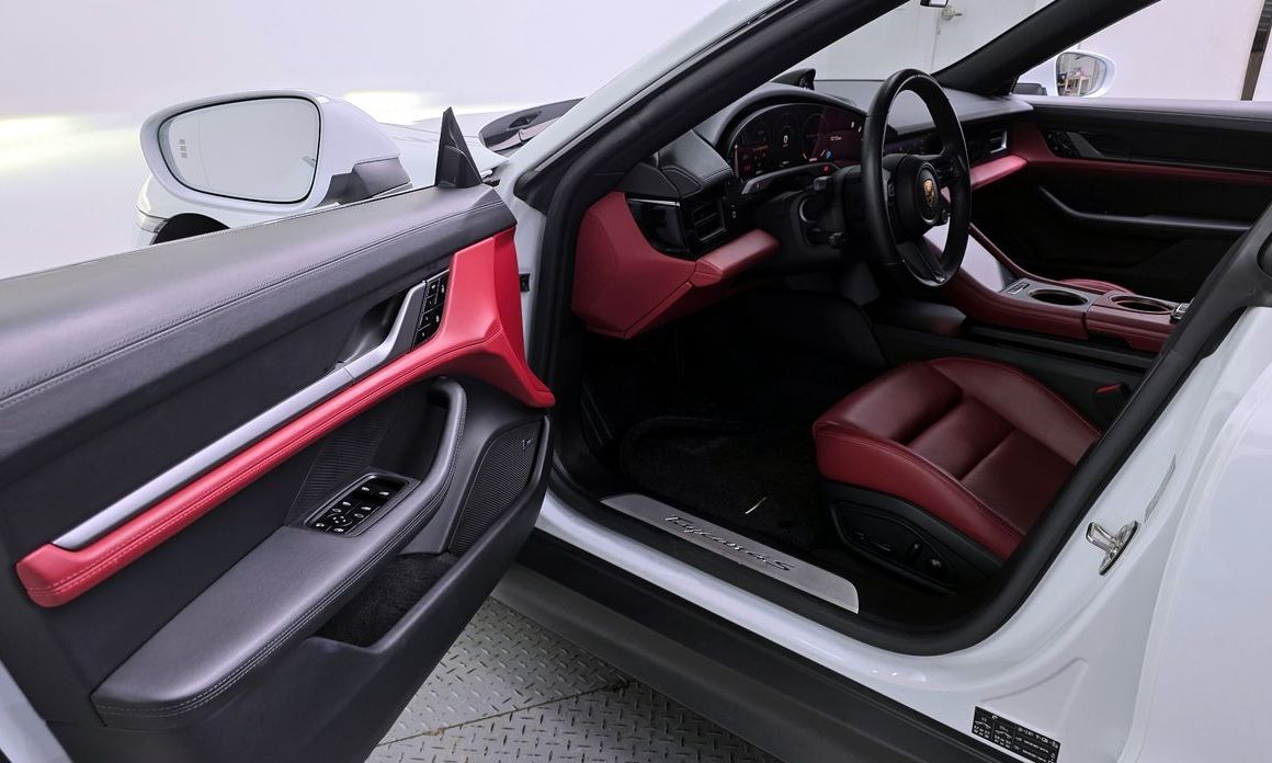 Porsche Taycan 2021
