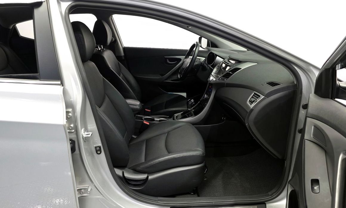 Hyundai AVANTE 2015