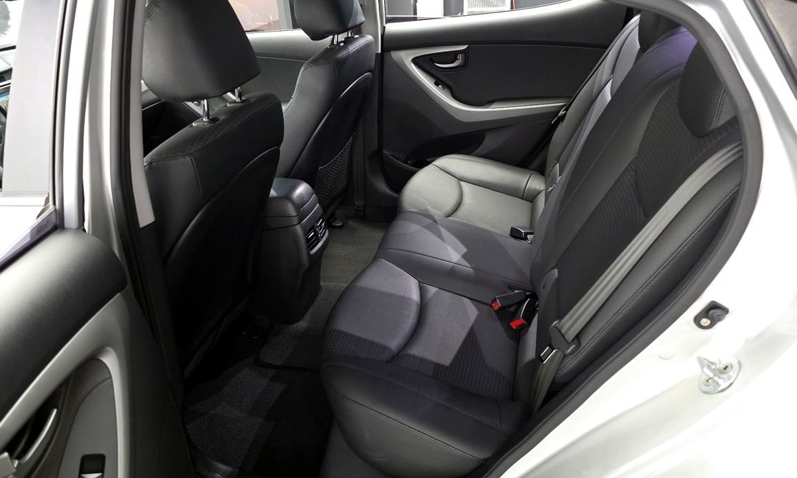 Hyundai AVANTE 2015