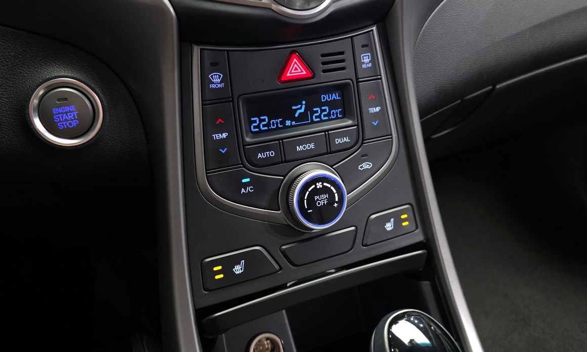 Hyundai AVANTE 2015