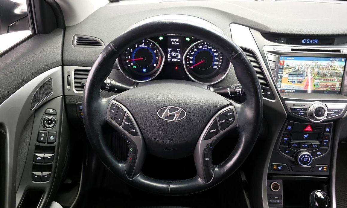 Hyundai AVANTE 2015