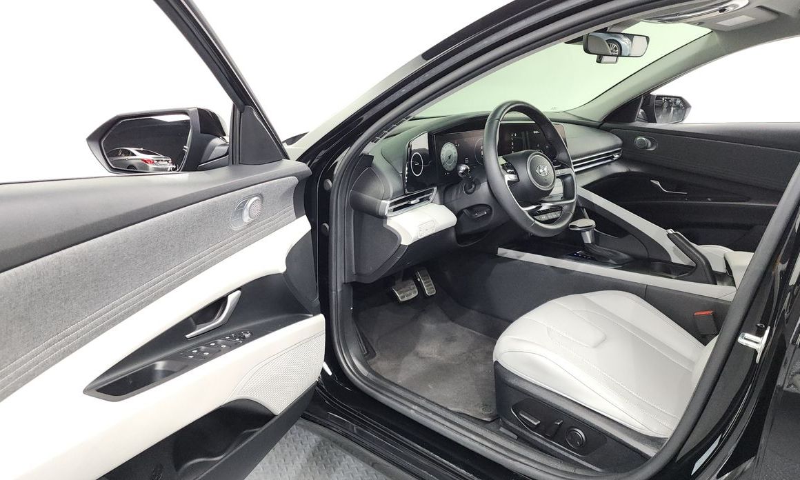 Hyundai AVANTE 2023