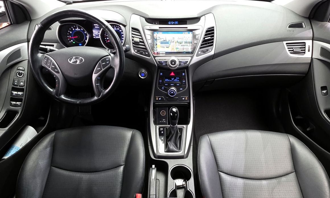 Hyundai AVANTE 2015