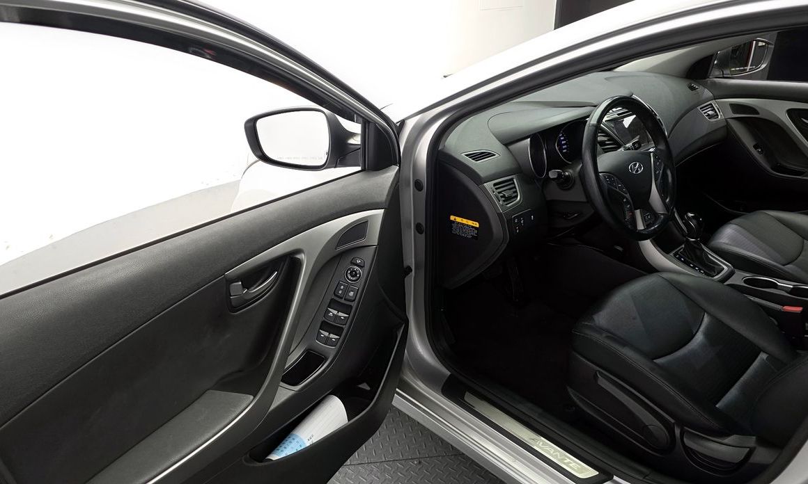 Hyundai AVANTE 2015
