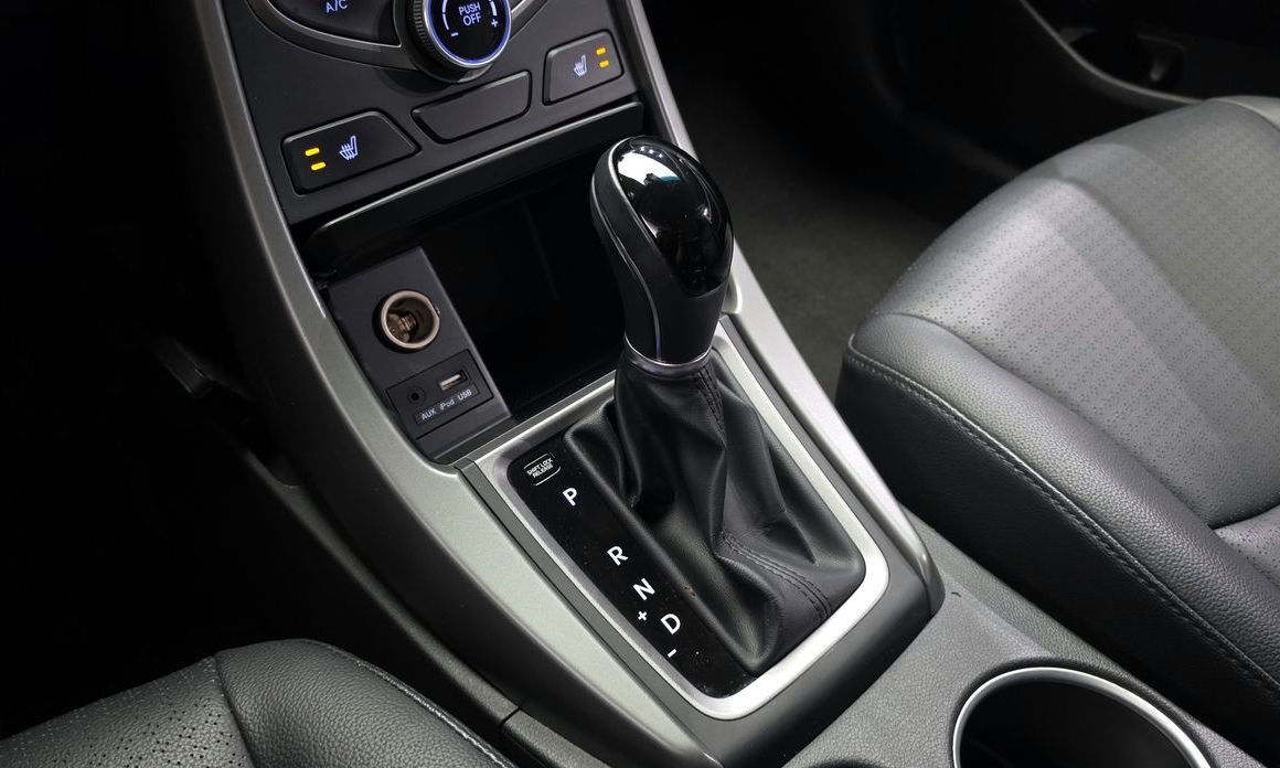 Hyundai AVANTE 2015