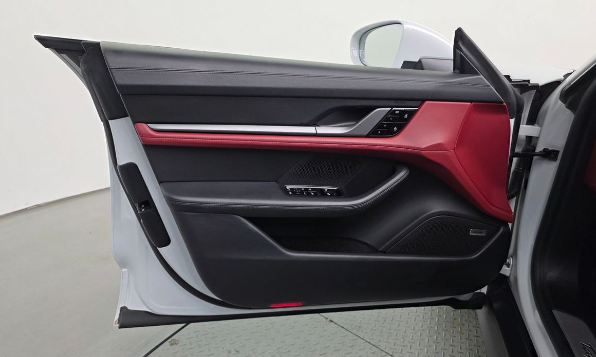 Porsche Taycan 2021