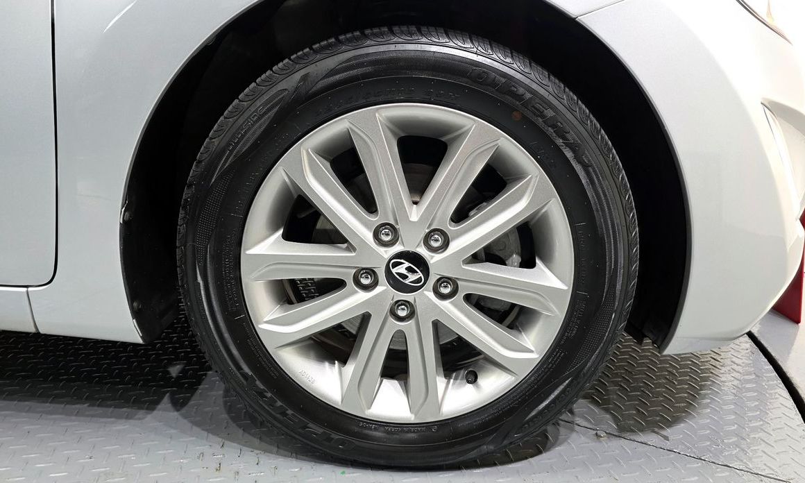 Hyundai AVANTE 2015