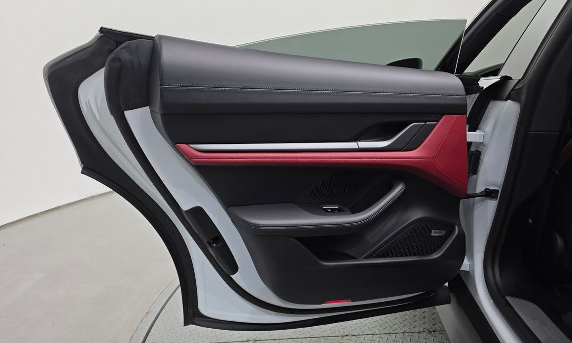 Porsche Taycan 2021