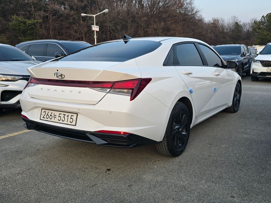 Hyundai AVANTE 2023