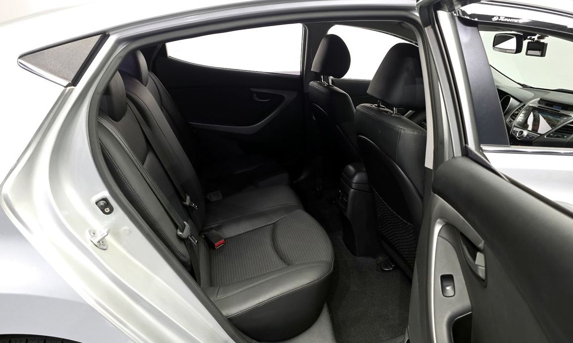 Hyundai AVANTE 2015