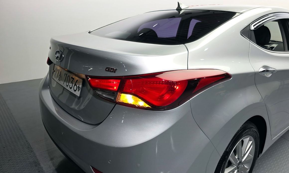 Hyundai AVANTE 2015